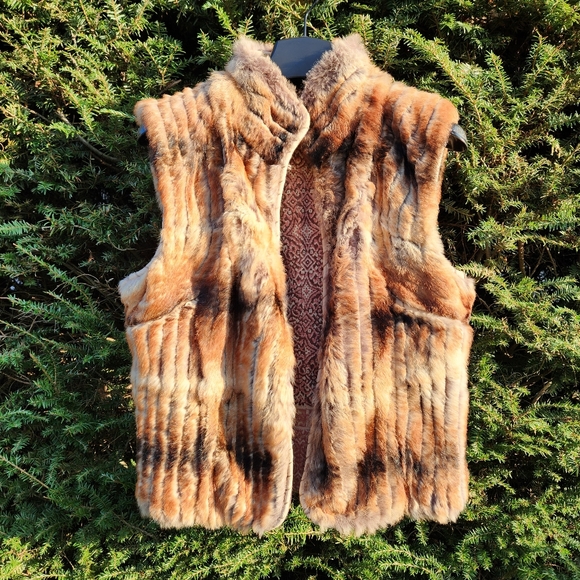 Tahari Fur Vest - Picture 1 of 8